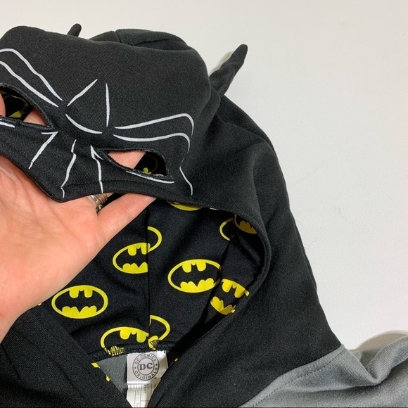 𝅺dc Comics Batman youth size 18Y hoodie - Picture 3 of 8